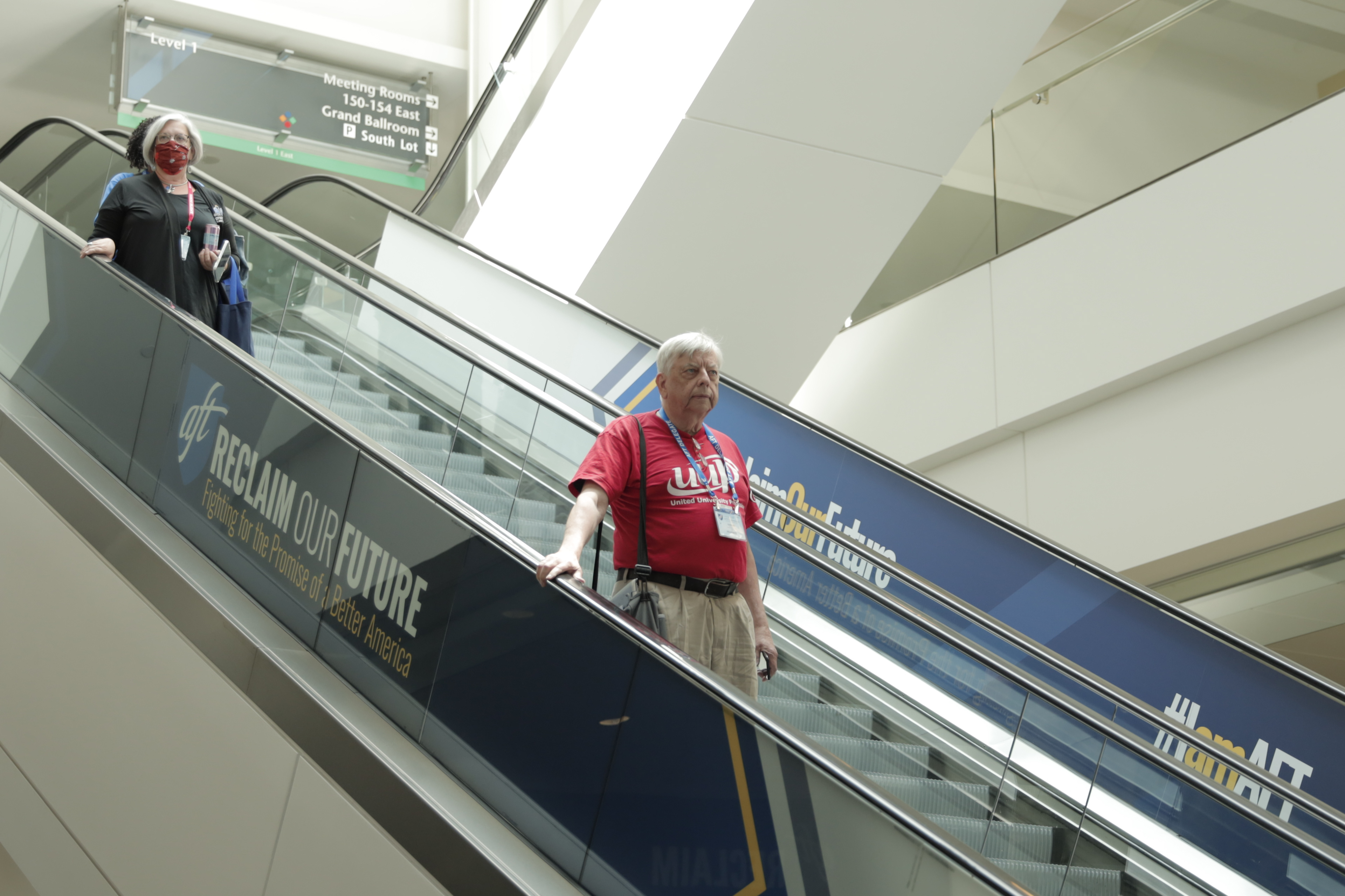 Escalator Cling